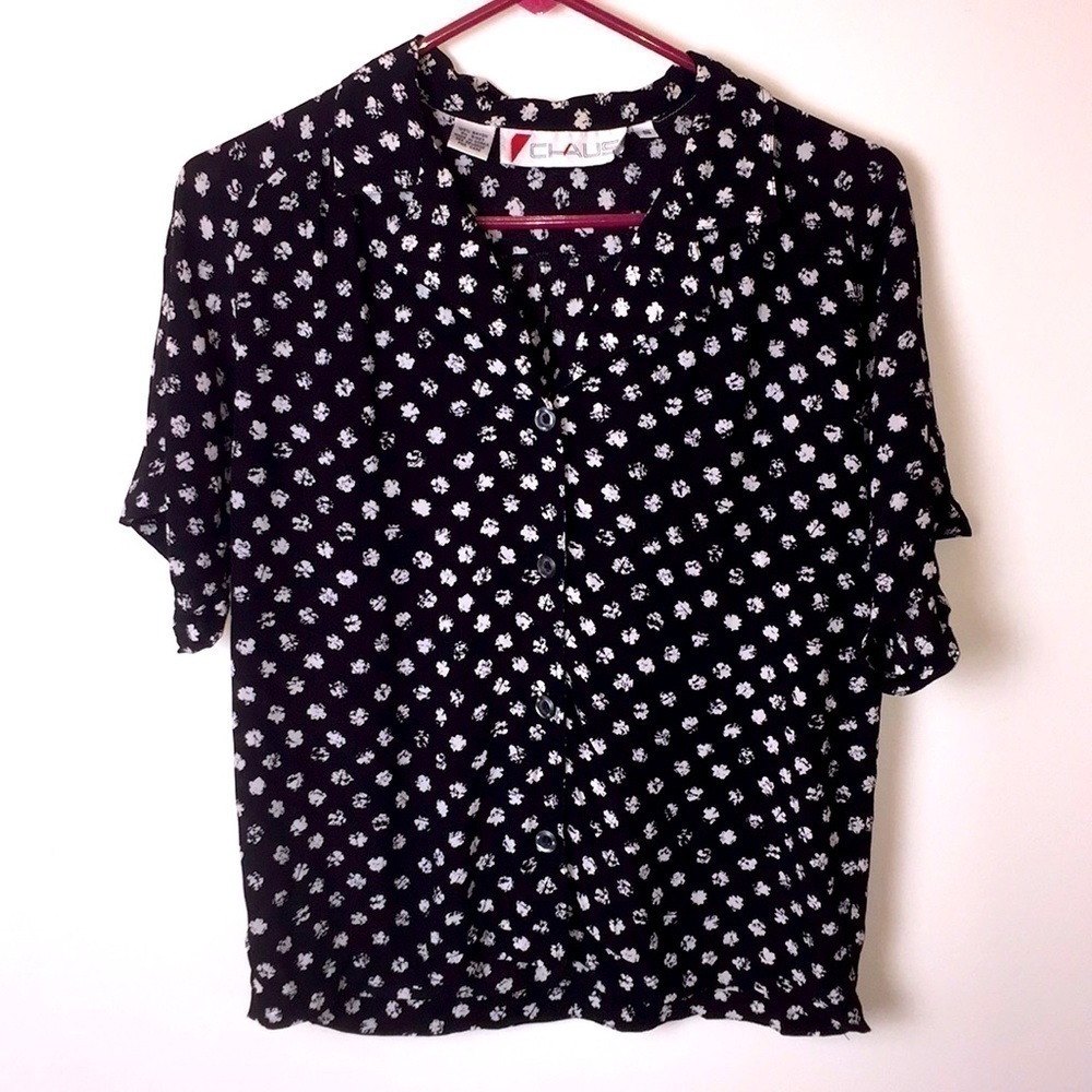 🌸 Chaus Black white button down top. S…
